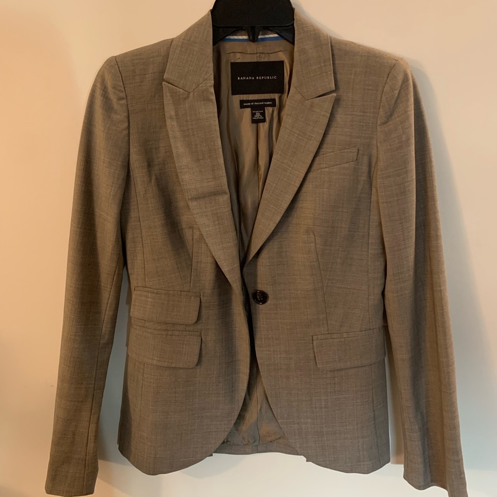 Banana Republic blazer- great condition, size 00